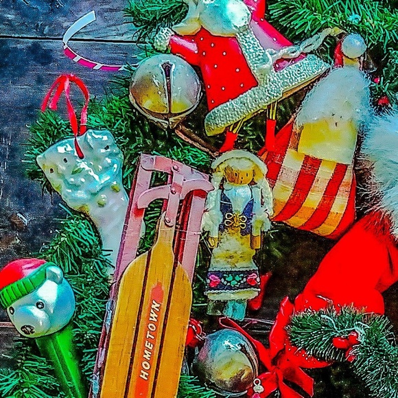 VINTAGE ORNAMENT WREATH HANDCRAFTED COLLECTABLE - Picture 5 of 7